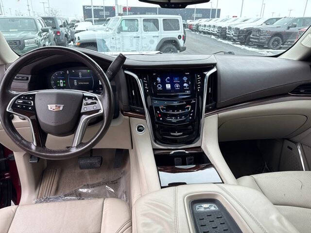 2016 Cadillac Escalade Luxury Collection
