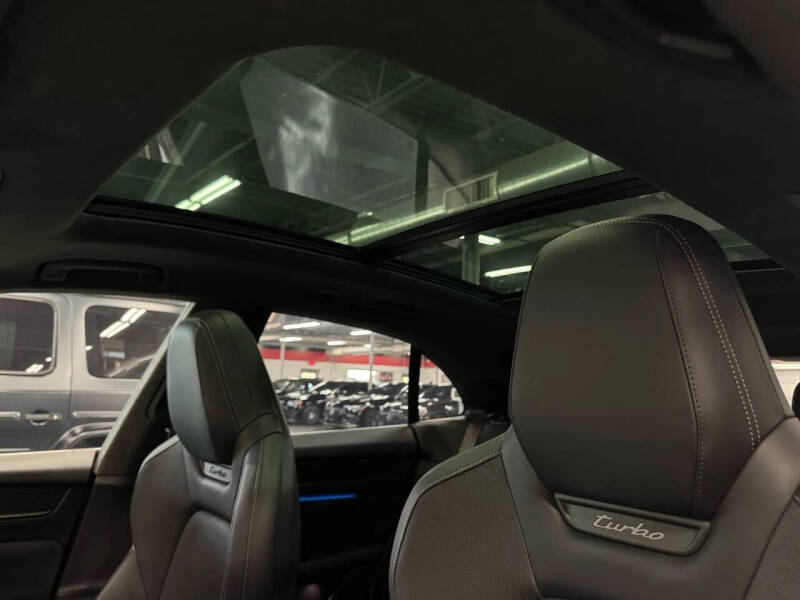 2024 Porsche Macan Turbo Electric