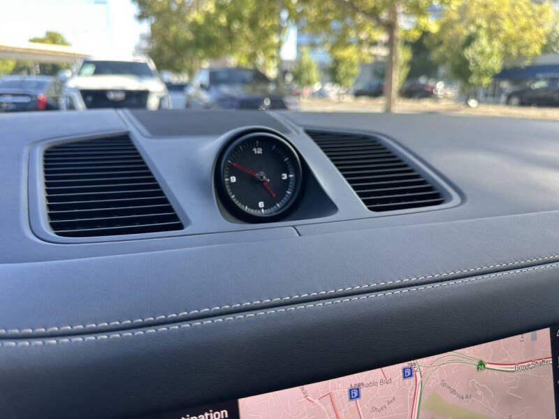 2023 Porsche Cayenne S