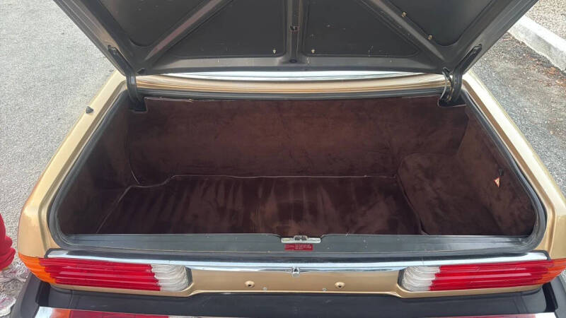 1986 Mercedes-Benz 560-Class 560 SL