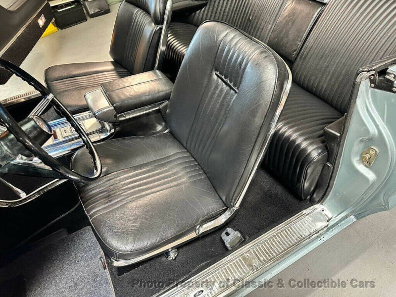 1964 Ford Thunderbird