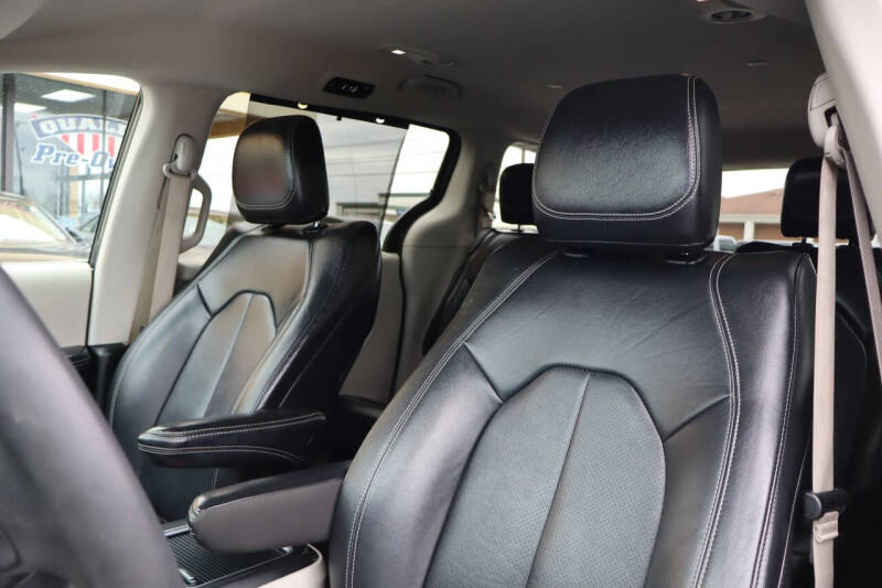 2022 Chrysler Pacifica Touring L