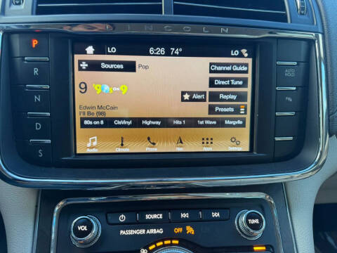 2019 Lincoln Continental Select