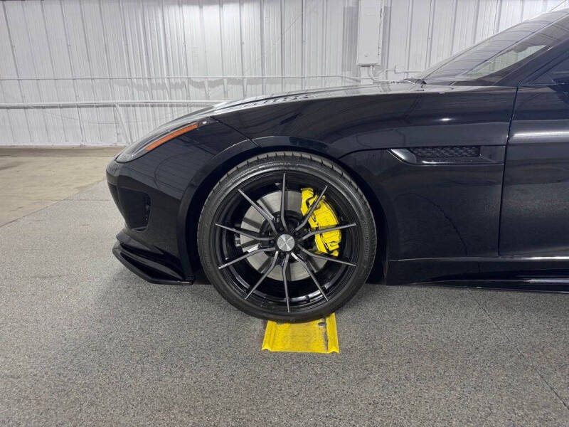 2017 Jaguar F-TYPE R