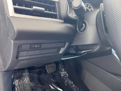 2025 Mitsubishi Outlander ES