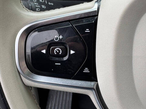 2023 Volvo XC90 Recharge T8 Ultimate Bright Theme 6P