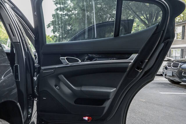 2011 Porsche Panamera 4
