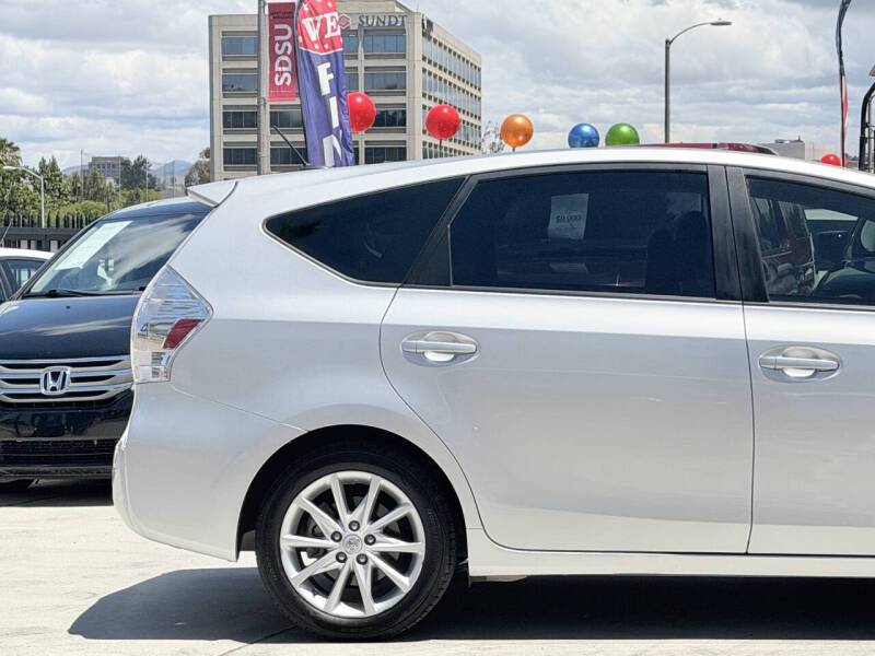 2012 Toyota Prius v Five