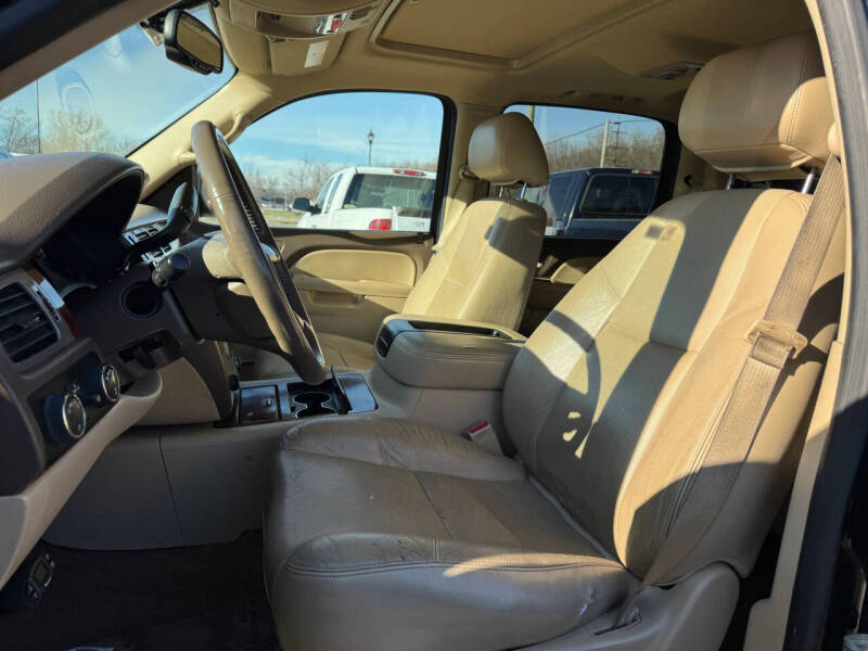 2013 Chevrolet Avalanche LTZ Black Diamond