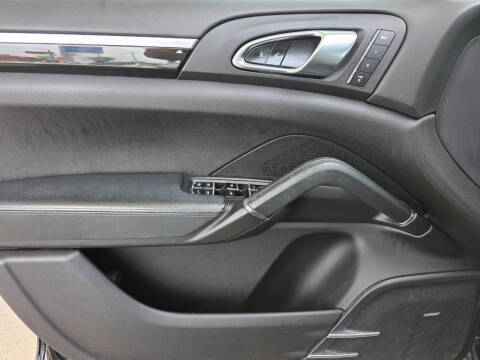 2014 Porsche Cayenne GTS