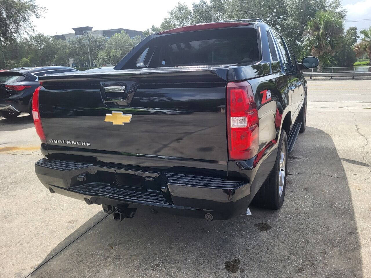 2012 Chevrolet Avalanche for sale at FAMILY AUTO BROKERS in Longwood, FL