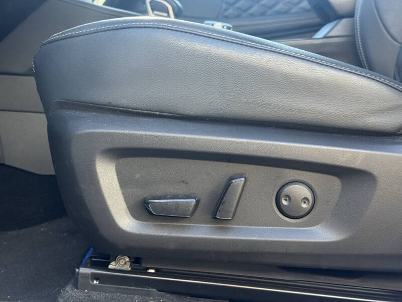 2025 Mitsubishi Outlander PHEV SEL