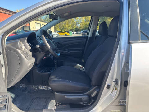 2012 Nissan Versa 1.6 SV