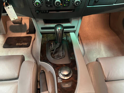 2004 BMW 5 Series 525i