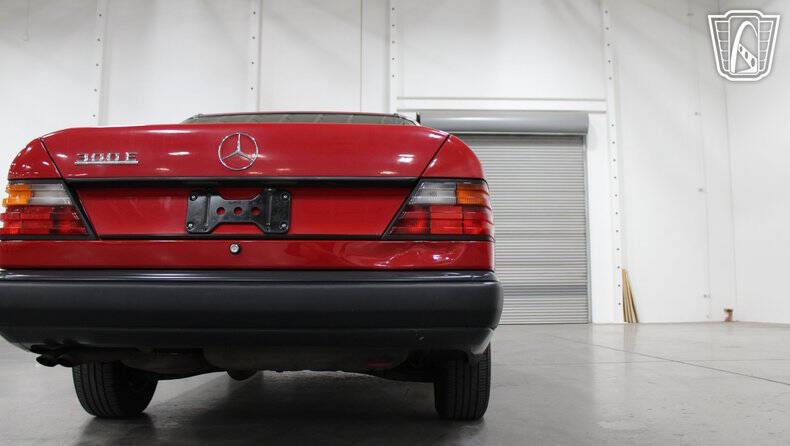 1986 Mercedes-Benz 300-Class 300 E