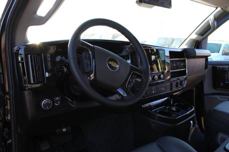 2025 Chevrolet Express 2500