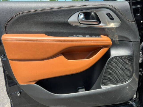 2025 Chrysler Pacifica Pinnacle