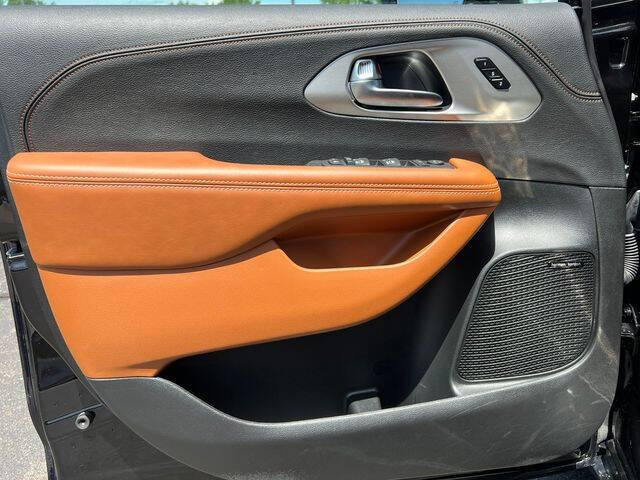 2025 Chrysler Pacifica Pinnacle
