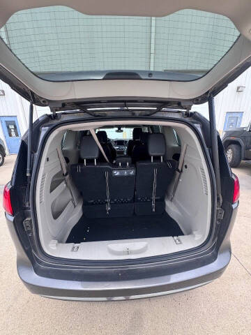 2017 Chrysler Pacifica Touring-L Plus