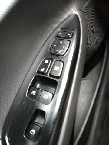 2019 Hyundai Veloster