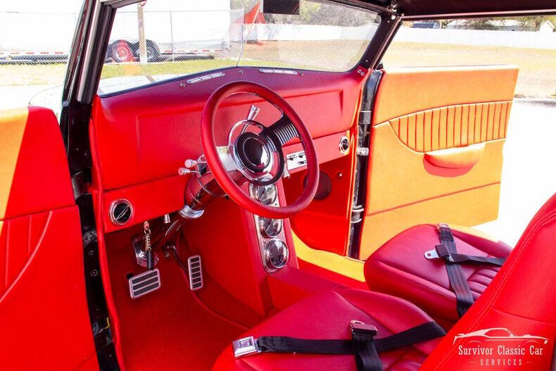 1937 Ford Cabriolet