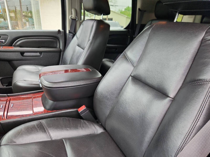 2011 Cadillac Escalade Premium