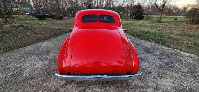 1937 Oldsmobile F37