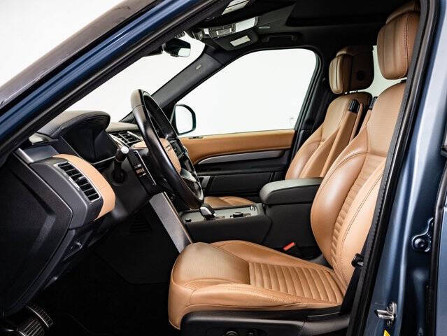 2023 Land Rover Discovery P300 S R-Dynamic