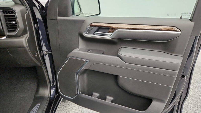 2025 GMC Sierra 1500 Elevation Standard