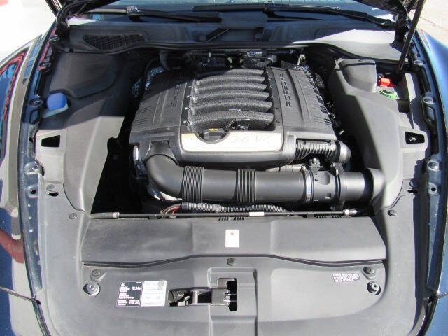 2014 Porsche Cayenne Platinum