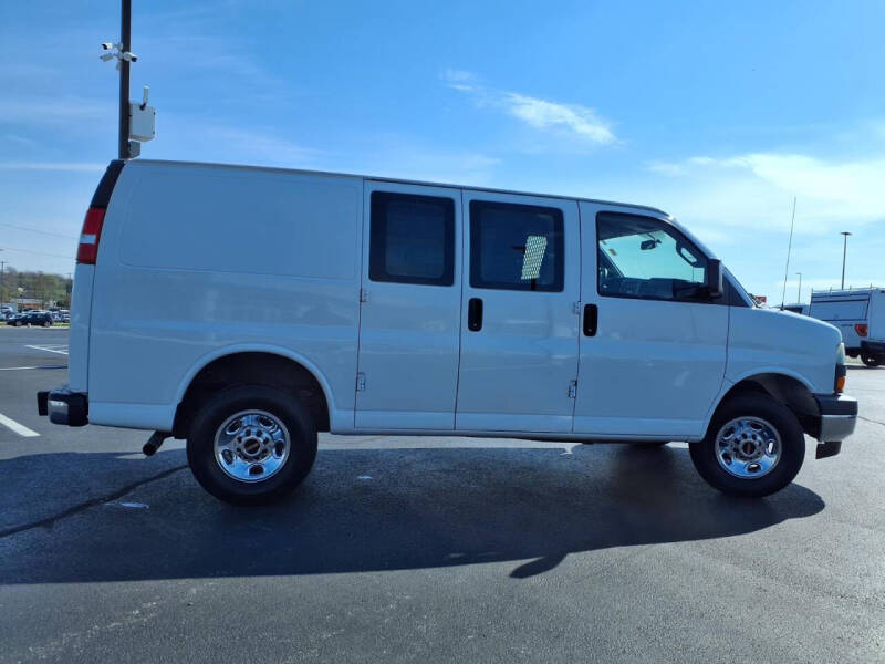 2023 GMC Savana 2500