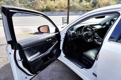 2016 Lexus IS 200t