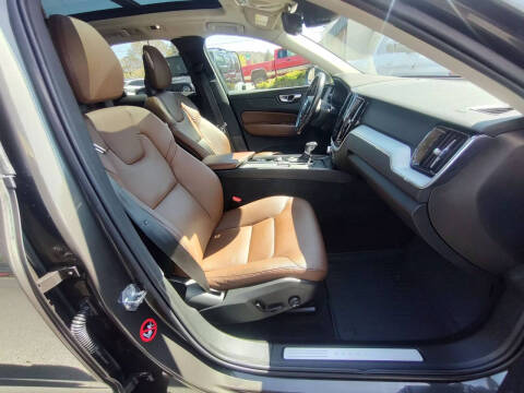 2018 Volvo XC60 T5 Momentum