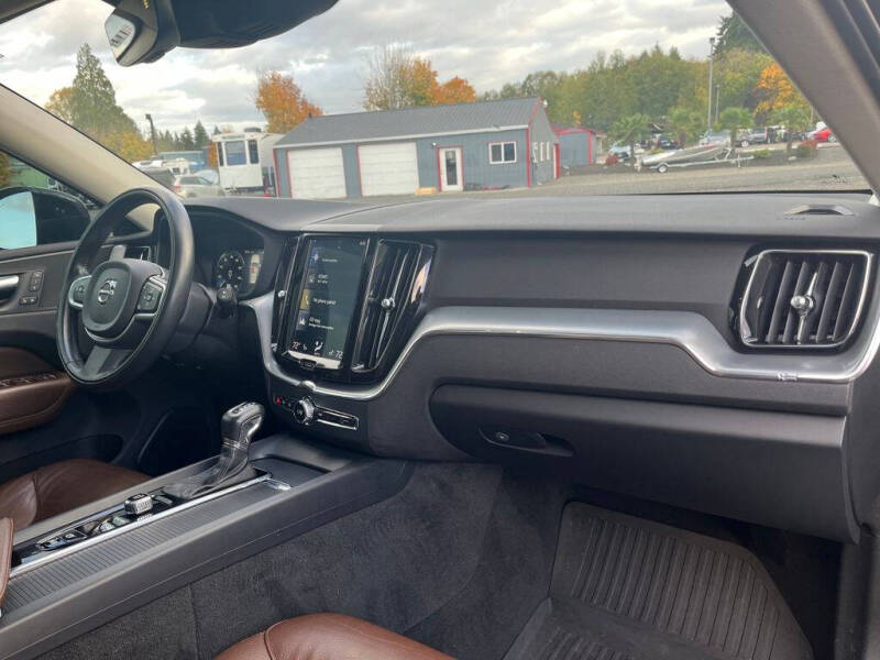 2018 Volvo XC60 T5 Momentum