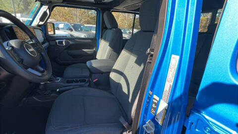 2026 Jeep Gladiator Sport