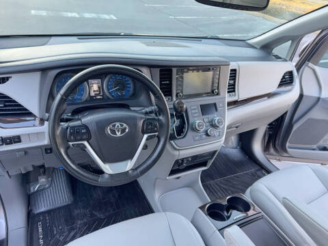 2020 Toyota Sienna XLE 8-Passenger