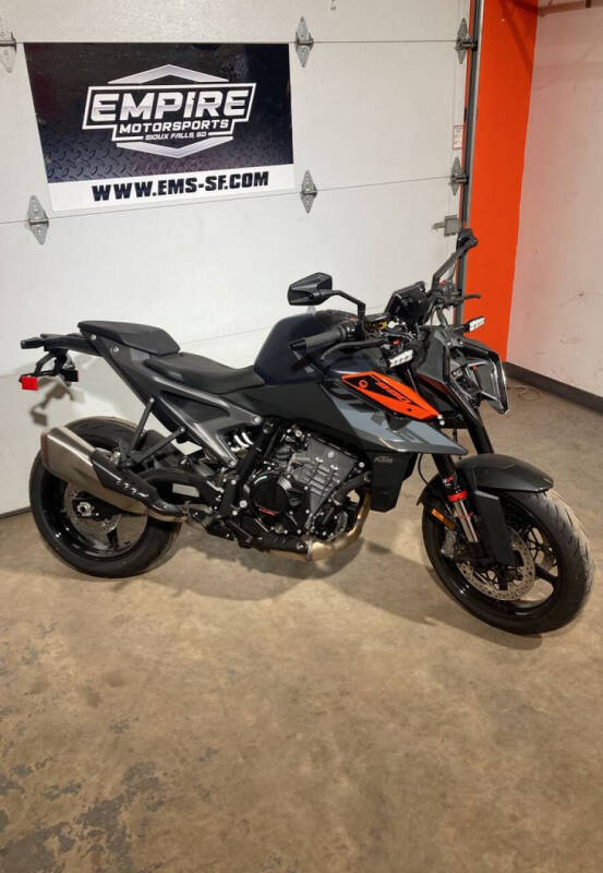 2024 KTM 990 Duke