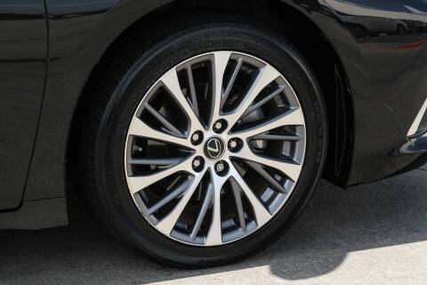 2020 Lexus ES 300h