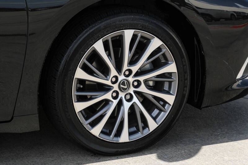 2020 Lexus ES 300h