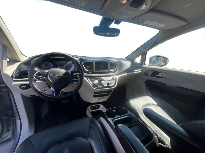 2020 Chrysler Pacifica Touring L