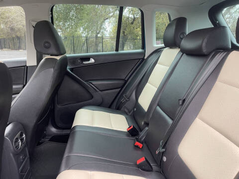 2017 Volkswagen Tiguan 2.0T Wolfsburg Edition