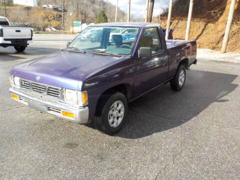 1995 Nissan Truck for sale at EAST MAIN AUTO SALES in Sylva NC