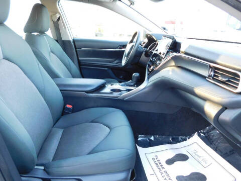 2022 Toyota Camry Hybrid LE