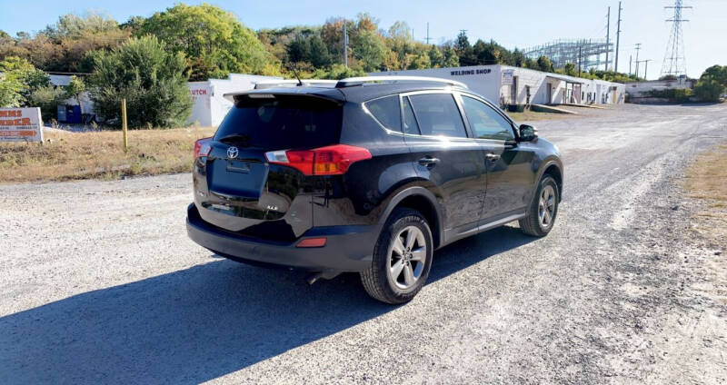 2015 Toyota RAV4 XLE photo 5