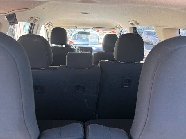 2014 Mitsubishi Outlander ES