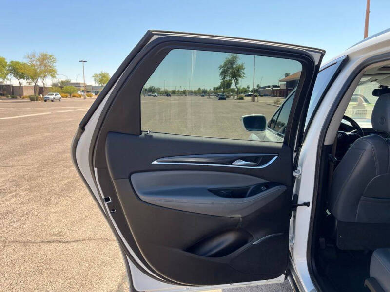 2020 Buick Enclave Essence