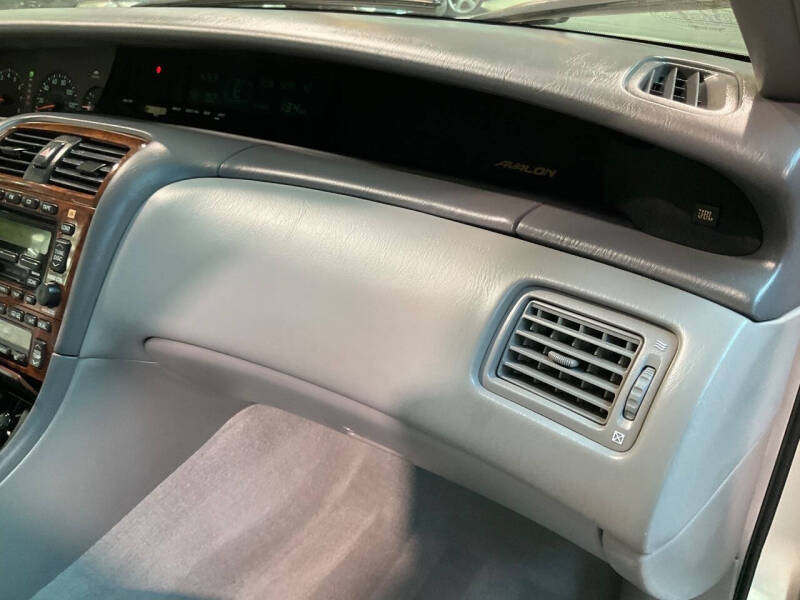 2003 Toyota Avalon XLS