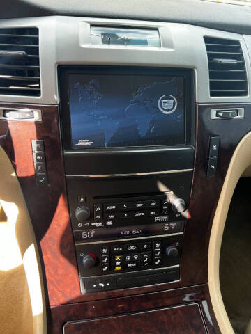 2011 Cadillac Escalade ESV Luxury