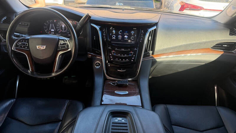 2018 Cadillac Escalade ESV Premium Luxury