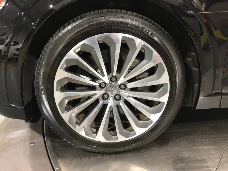 2019 Audi e-tron quattro Prestige